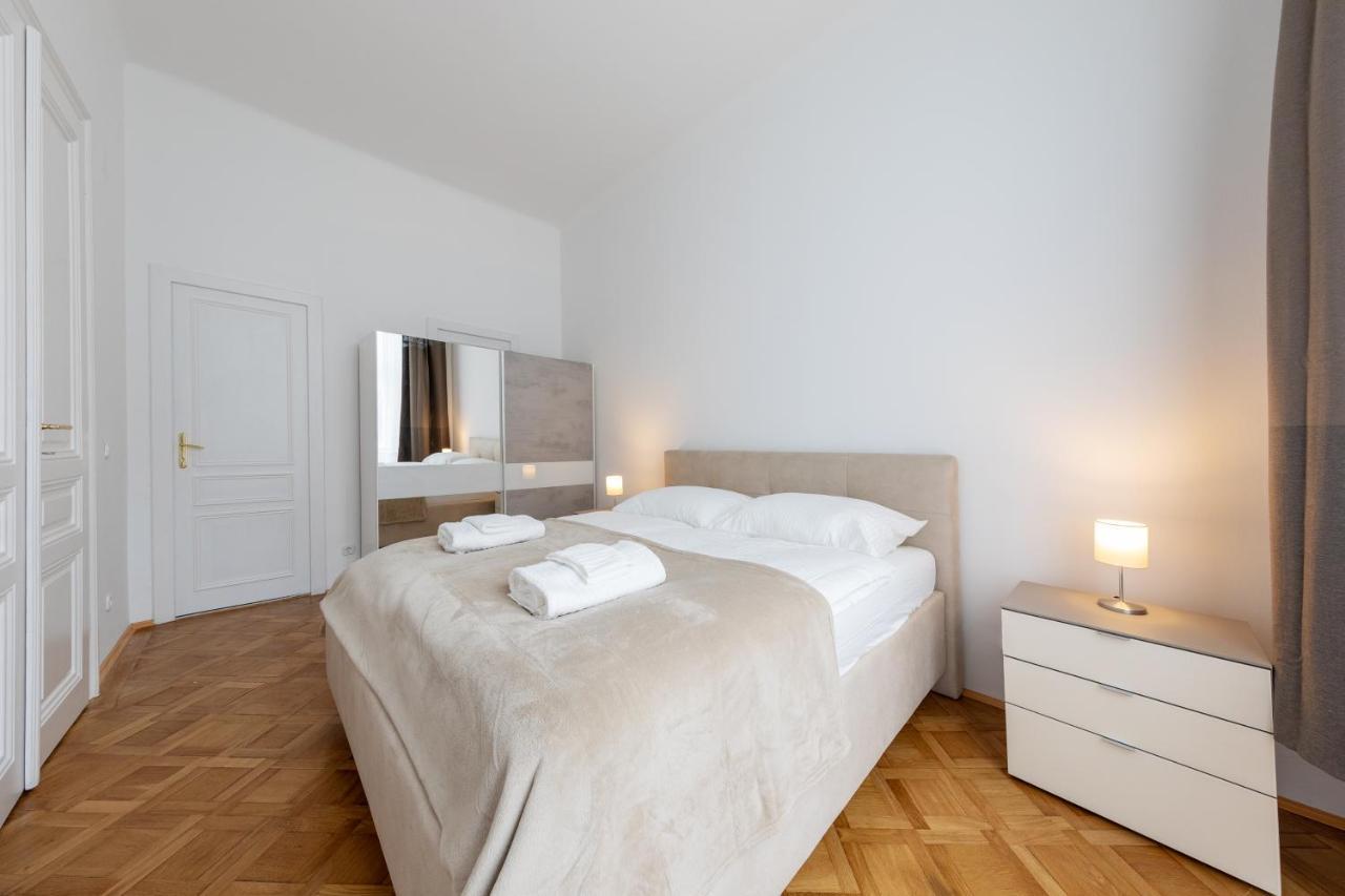 Vienna Dream Apartments City Center ภายนอก รูปภาพ