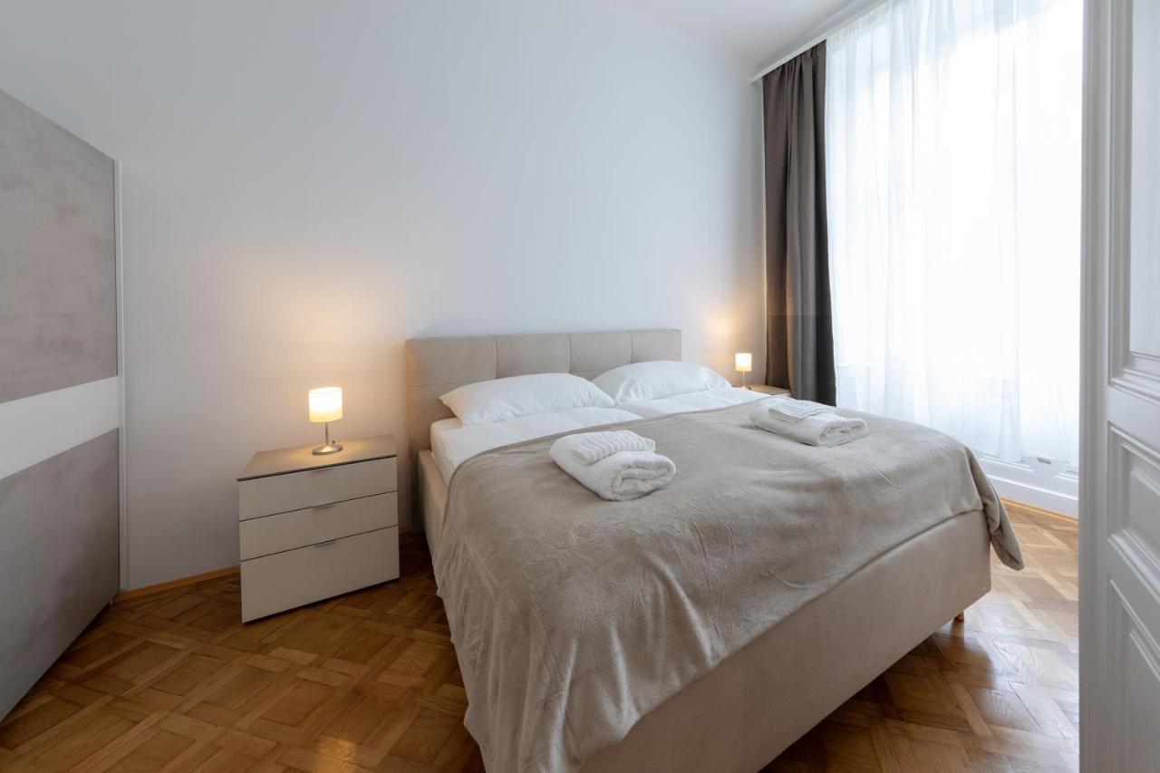 Vienna Dream Apartments City Center ภายนอก รูปภาพ