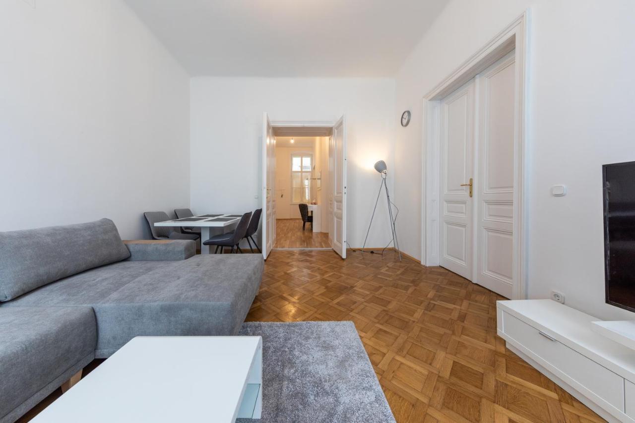 Vienna Dream Apartments City Center ภายนอก รูปภาพ