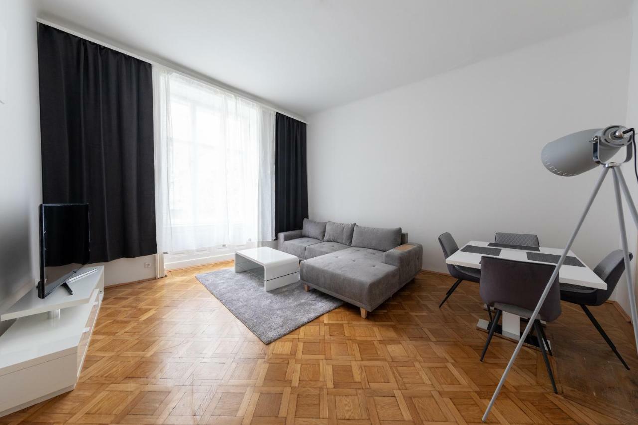 Vienna Dream Apartments City Center ภายนอก รูปภาพ